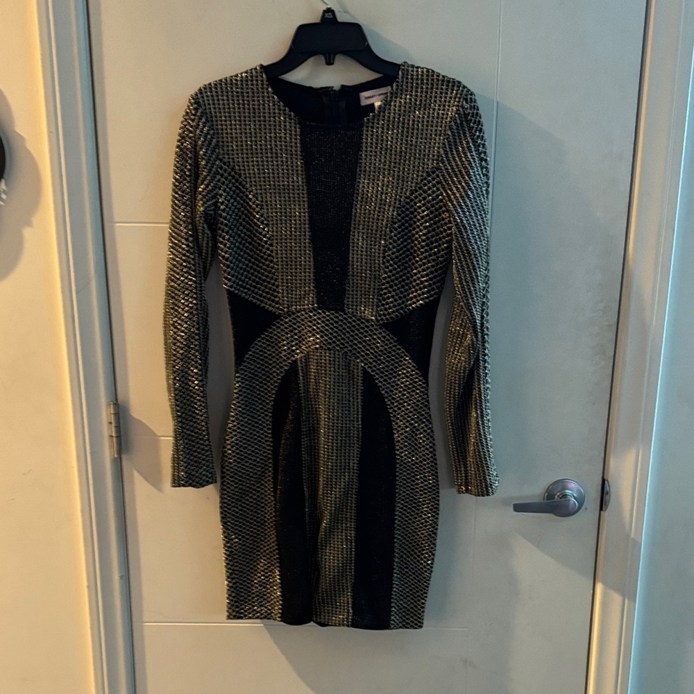 Elegant Black and Gold Long Sleeve Dress